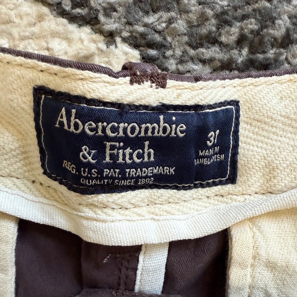 Abercrombie & Fitch Brown Preppy & Stretch Fit Shorts - Picture 4 of 5